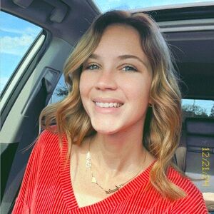 Meet your Posher, Courtney